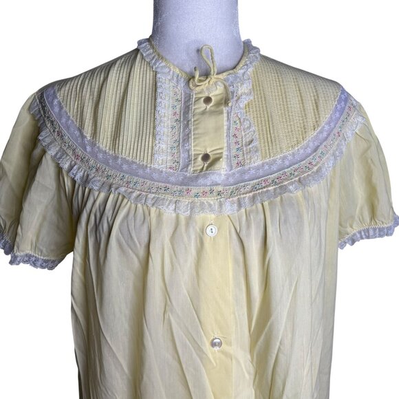 Barbizon Yellow Nightgown Lace Trim Medium Button Front Lightweight Embroidery - Picture 1 of 5